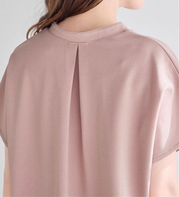 alotta（アロッタ）の「【４つの機能付】ひんやりスキッパーＴシャツブラウス（ブラウス）」｜詳細画像