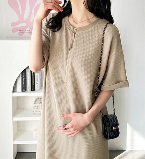 GeeRA（ジーラ）の「【ひんやり/着痩せ】ハーフジップ大人Ｔシャツワンピース（カットソーワンピース）」｜詳細画像