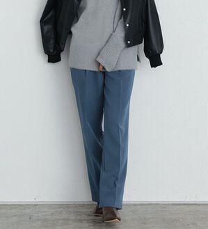 Pierrot（ピエロ）の「スタイルアップセンタープレスパンツ（フルレングスパンツ）」｜スモークブルー