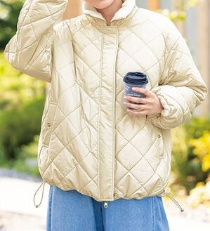 BELLUNA（ベルーナ）の「中わたキルトリバーシブルファーコート（ハーフコート）」｜アイボリー