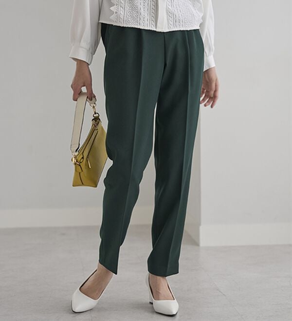 BELLUNA（ベルーナ）の「すっきり見えタックテーパードパンツ（フルレングスパンツ）」｜詳細画像