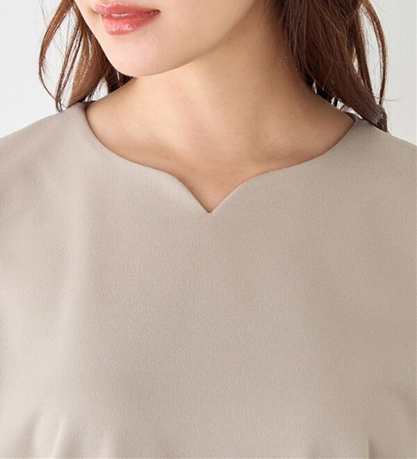 alotta（アロッタ）の「着痩せが叶うドルマンスリーブきれいめカットソー（カットソー）」｜詳細画像
