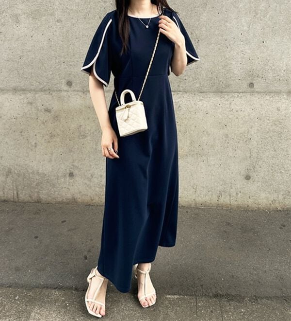 GeeRA（ジーラ）の「スリット入りフレアースリーブワンピース（その他ワンピース）」｜詳細画像