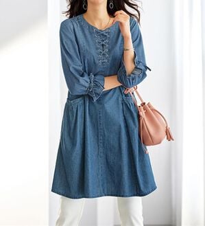 BELLUNA（ベルーナ）の「胸元レースアップデニムワンピース（その他ワンピース）」｜ケミカル
