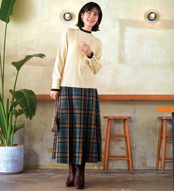 BELLUNA（ベルーナ）の「なめらかウール調タックデザインスカート（ロングスカート）」｜詳細画像