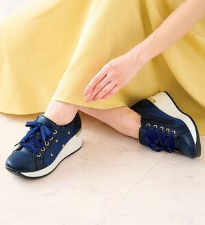BELLUNA（ベルーナ）の「４Ｅ星モチーフ付サイドメッシュスニーカー（スニーカー）」｜詳細画像