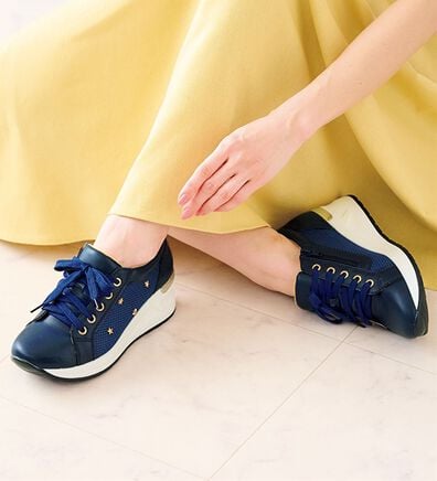 BELLUNA（ベルーナ）の「４Ｅ星モチーフ付サイドメッシュスニーカー（スニーカー）」