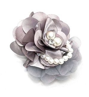 BELLUNA（ベルーナ）の「＜セレモニースタイル＞パール使いフラワーコサージュ（その他ファッション小物）」｜グレージュ