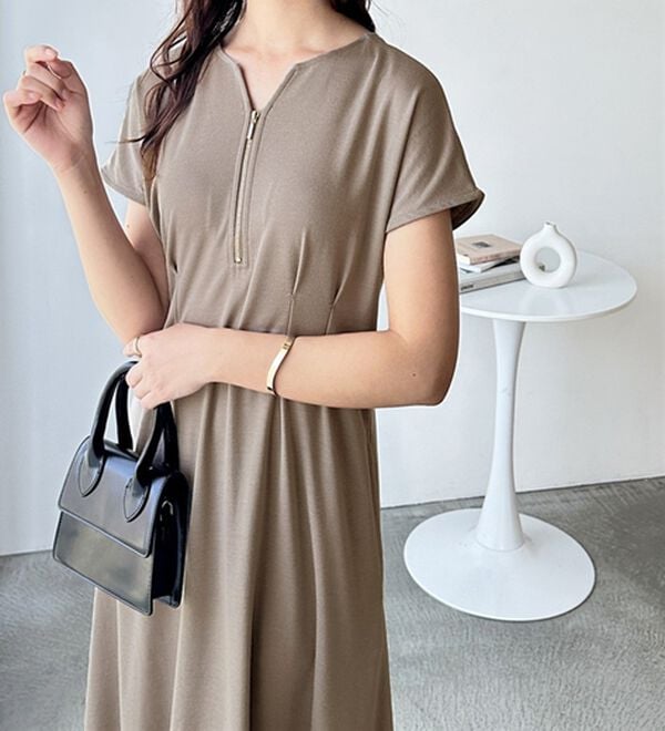 GeeRA（ジーラ）の「前後2WAYハーフジップフレンチ袖ワンピース（カットソーワンピース）」｜詳細画像