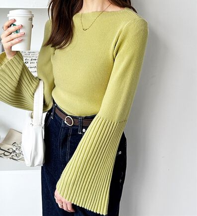 GeeRA（ジーラ）の「【選べる2タイプ】モチっと柔らかフレアースリーブリブニット（ニット・セーター）」