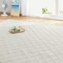 iellio（イエリオ）の「【期間限定価格】ひんやりもちもちで触れたくなる　洗えるラグ＜低反発・滑りにくい・接触冷感・防ダニ・カーペット＞（ラグ）」