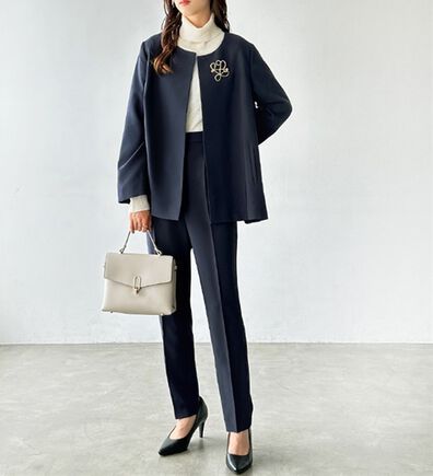 GeeRA（ジーラ）の「【２点セット】フレアーラインジャケットセットアップスーツ（パンツスーツ）」