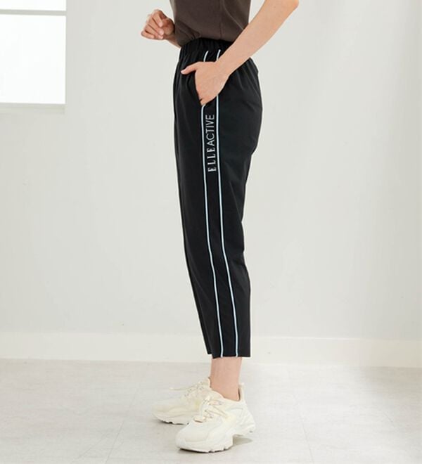 BELLUNA（ベルーナ）の「＜ＥＬＬＥ　Ａｃｔｉｖｅ＞綿タッチ素材クロップド丈ジャージパンツ（その他パンツ）」｜詳細画像