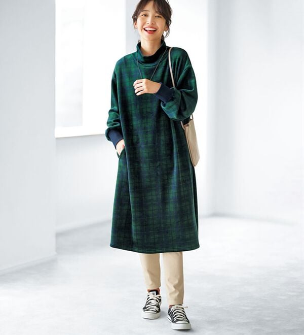 BELLUNA（ベルーナ）の「ふんわりなめらか裏ベロアワンピース（カットソーワンピース）」｜詳細画像