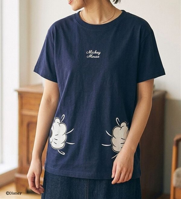 BELLUNA（ベルーナ）の「<Ｄｉｓｎｅｙ>【ミッキー＆ミニー】抱き着きプリントTシャツ（カットソー）」｜詳細画像