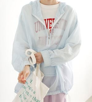 GeeRA（ジーラ）の「シアー素材ストライプアノラックパーカー（パーカー）」｜ブルー