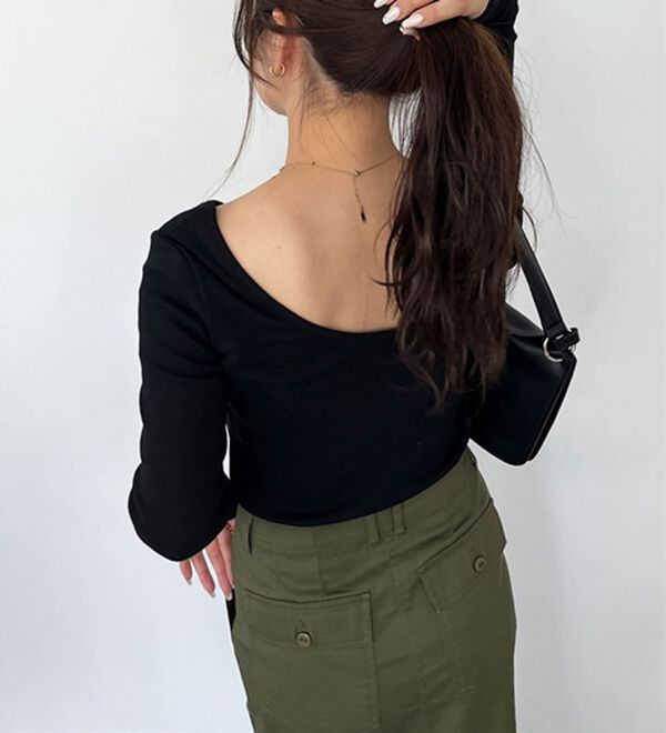 GeeRA（ジーラ）の「バックオープンリブトップス（カットソー）」｜詳細画像