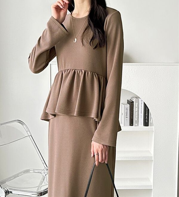 GeeRA（ジーラ）の「楽ちん！ペプラムデザインワンピース（カットソーワンピース）」｜詳細画像