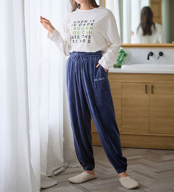 LAVIENNE（ラヴィエンヌ）の「まるで毛布！吸湿発熱ジョガーパンツ（その他パンツ）」｜詳細画像