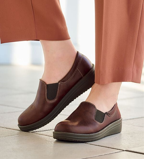 BELLUNA（ベルーナ）の「コロンと可愛い幅広サイドゴアスリッポン（スリッポン）」｜詳細画像