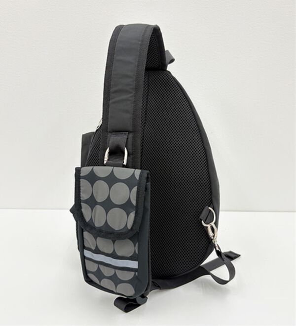 BELLUNA（ベルーナ）の「気がきく小回り優秀ボディバッグ（リュック）」｜黒(ポケット取り外し可)