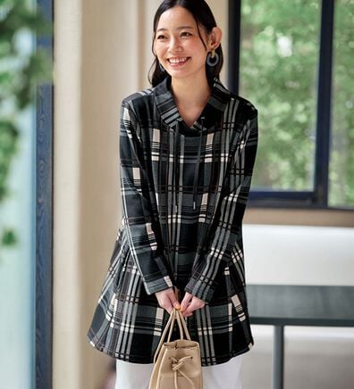 BELLUNA（ベルーナ）の「まるで着る毛布！静電防止付裏ファーフード風チュニック（チュニック）」