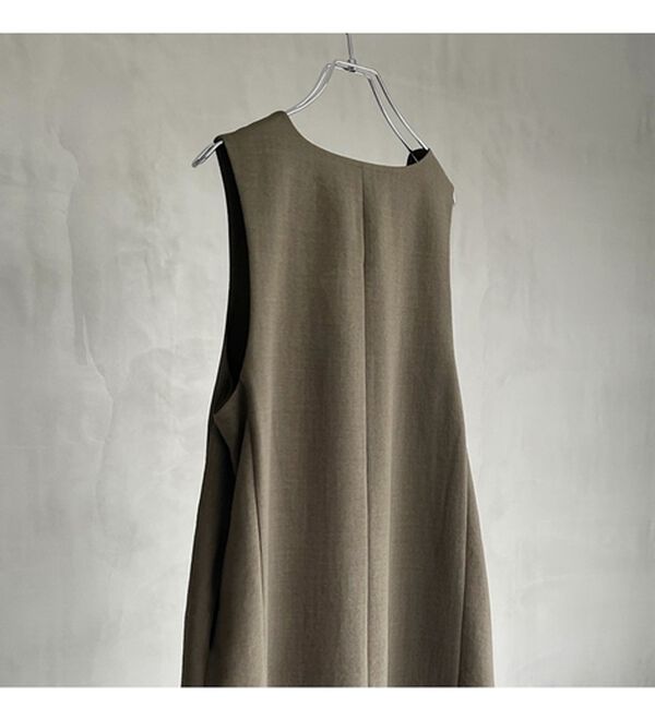 BELLUNA（ベルーナ）の「サラリ麻調素材Ｖネックジャンパードレス（ジャンパースカート）」｜詳細画像