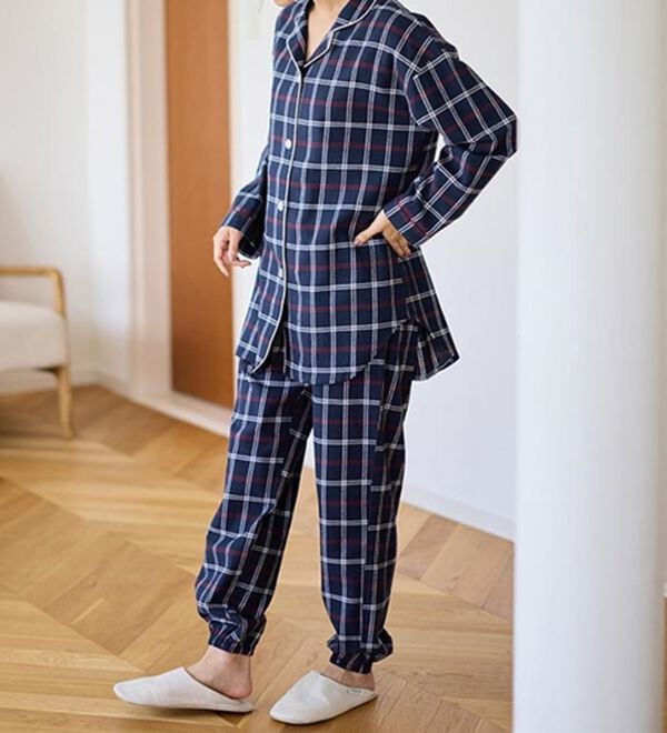 LAVIENNE（ラヴィエンヌ）の「綿１００％ふんわり柔か微起毛パジャマ（パジャマ・ルームウェア）」｜詳細画像