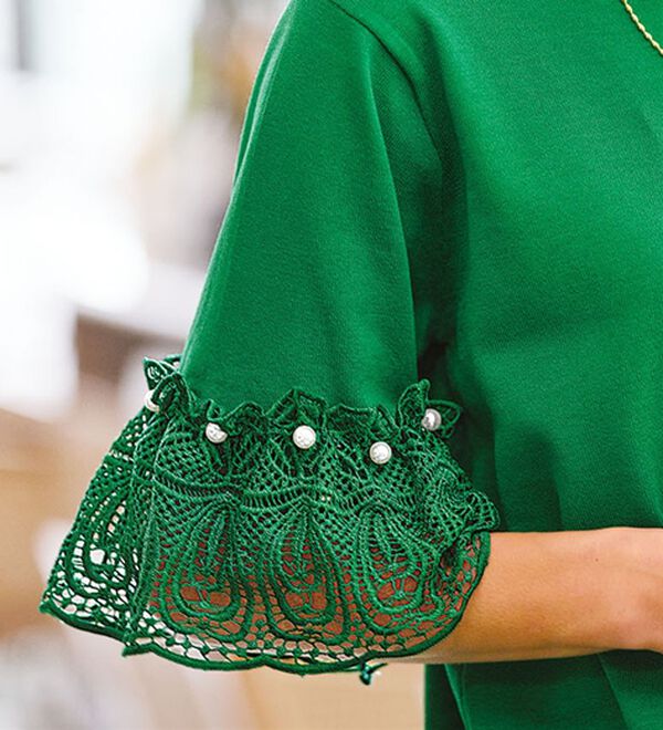 BELLUNA（ベルーナ）の「袖レースフェミニンニットプルオーバー（ニット・セーター）」｜詳細画像