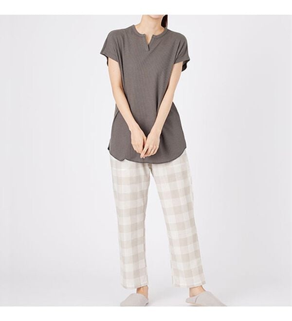 LAVIENNE（ラヴィエンヌ）の「異素材がオシャレなワッフルパジャマ（パジャマ・ルームウェア）」｜詳細画像