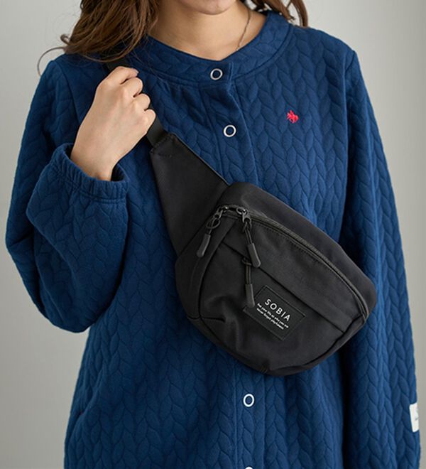 BELLUNA（ベルーナ）の「必要な物だけ収納ウエストボディバッグ（リュック）」｜詳細画像