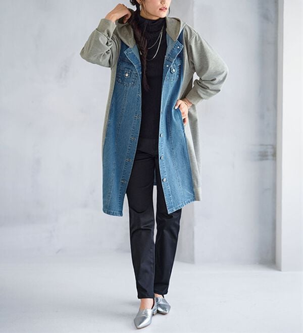 BELLUNA（ベルーナ）の「細見えデニム切替ロングアウター（ロングコート）」｜ブルー系