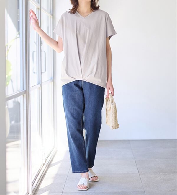 Viola e Viola（ヴィオラ エ ヴィオラ）の「綿１００％ゆったり裾タックＴシャツ（Tシャツ）」｜詳細画像