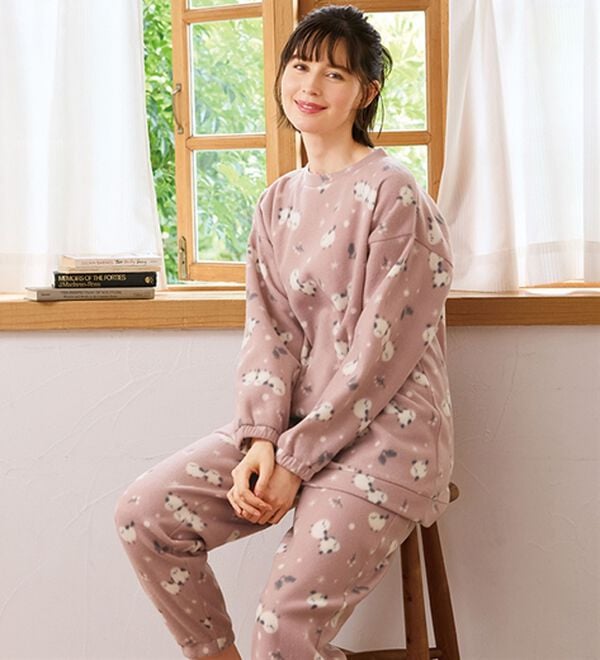 LAVIENNE（ラヴィエンヌ）の「ソフトでかるぽかフリース　クルーネックパジャマ（パジャマ・ルームウェア）」｜詳細画像