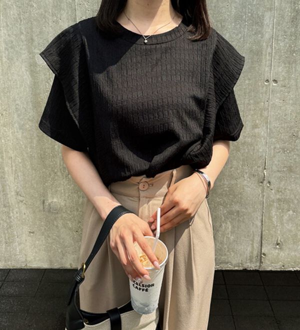 GeeRA（ジーラ）の「ラッフルショルダー表面感カットソー（カットソー）」｜詳細画像