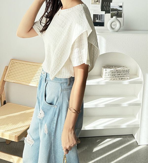 GeeRA（ジーラ）の「ラッフルショルダー表面感カットソー（カットソー）」｜詳細画像