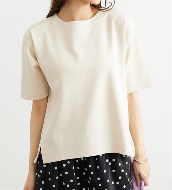 BELLUNA（ベルーナ）の「とろりん触感！ゆったりプルオーバー（カットソー）」｜アイボリー