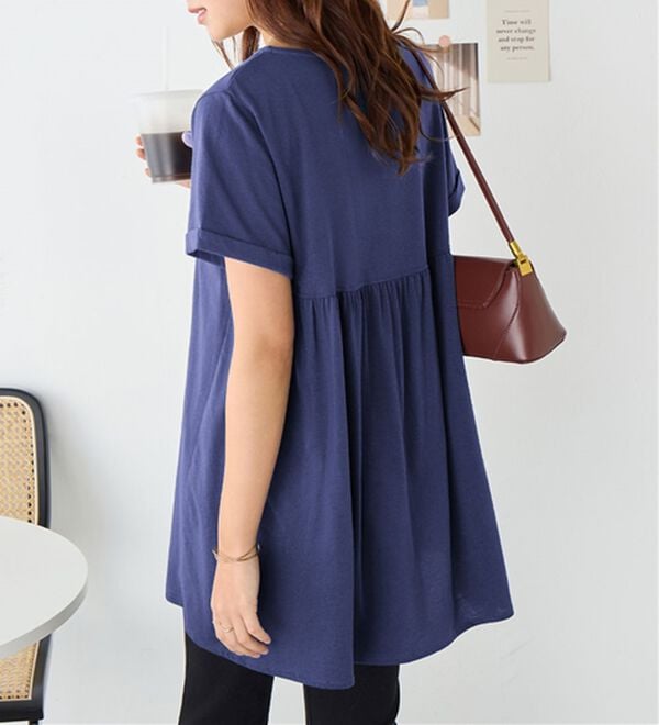 Viola e Viola（ヴィオラ エ ヴィオラ）の「すっきり魅せ切替Ａラインチュニック（チュニック）」｜ダークブルー