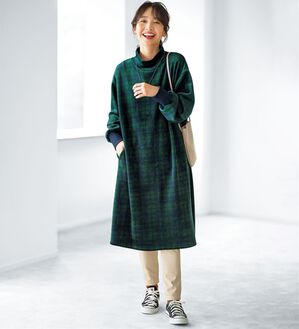 BELLUNA（ベルーナ）の「ふんわりなめらか裏ベロアワンピース（カットソーワンピース）」｜グリーン系チェック