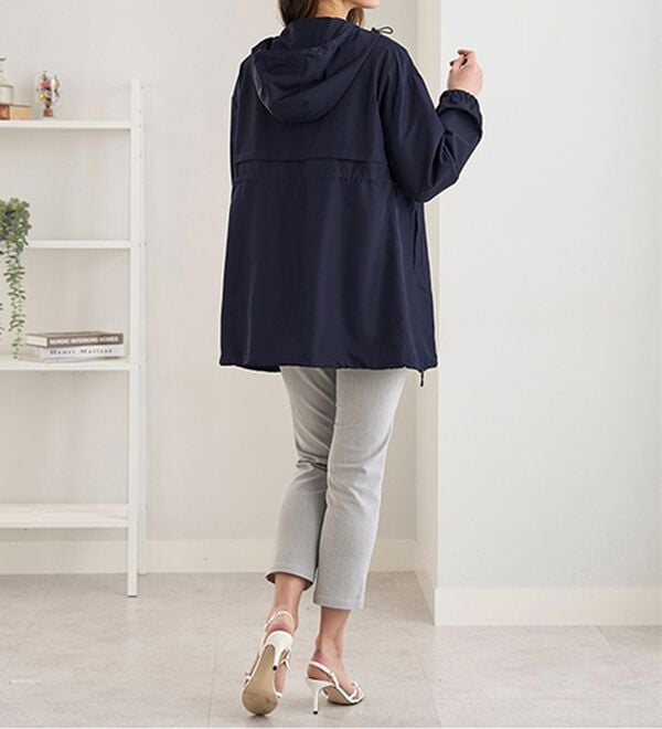 BELLUNA（ベルーナ）の「はっ水加工軽量パーカー（ポーチ付）（パーカー）」｜詳細画像