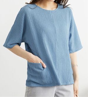 BELLUNA（ベルーナ）の「シャイニー楊柳ポケット使いプルオーバー（カットソー）」｜ブルー