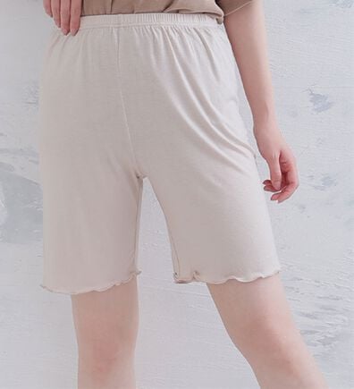 A HAPPY MARILYN（アハッピーマリリン）の「【３Ｌ～８Ｌ】＜選べる丈＞なめらかシルクタッチぺチパンツ（肌着・インナーウェア）」