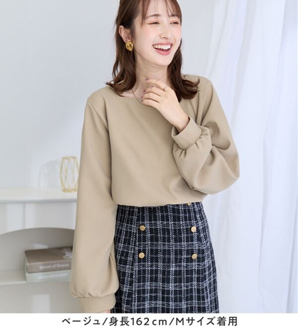 alotta（アロッタ）の「大人上品スクエアネックパフ袖裏起毛ブラウス（カットソー）」｜詳細画像