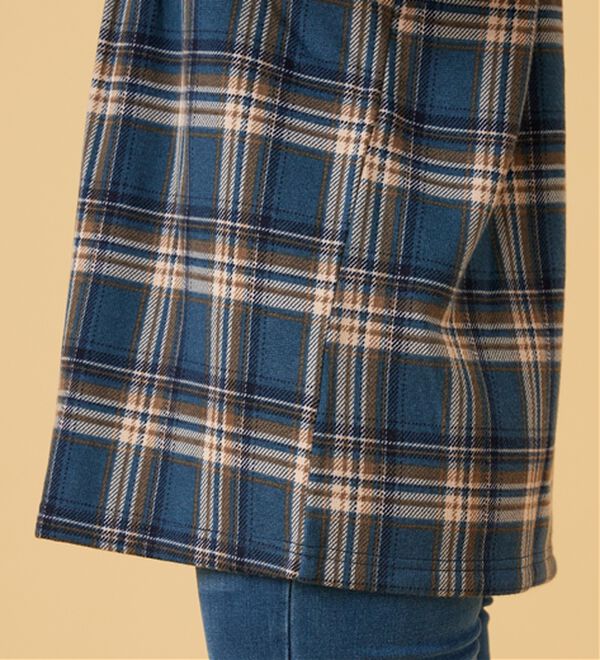 BELLUNA（ベルーナ）の「【ふわふわ裏ファー】パチパチしにくい裏ファーオーバーブラウス（ブラウス）」｜詳細画像