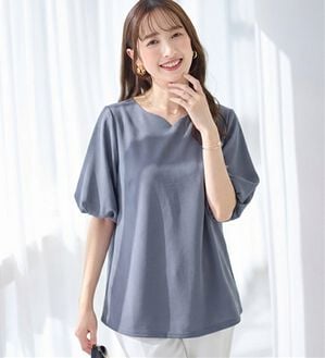 alotta（アロッタ）の「＜６つの機能付＞パフ袖ハートネックブラウスＴシャツ（ブラウス）」｜スモーキーブルー