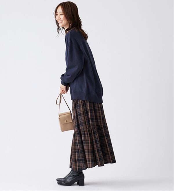 BELLUNA（ベルーナ）の「軽やか綿混！大人サマ見えスウェット（カットソー）」｜詳細画像