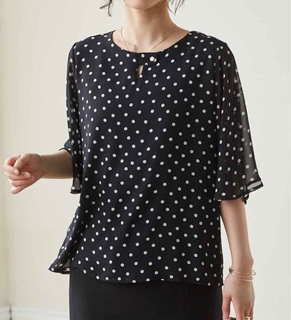 RANAN（ラナン）の「【ひんやり】フレアー袖シフォンブラウス（ブラウス）」｜詳細画像