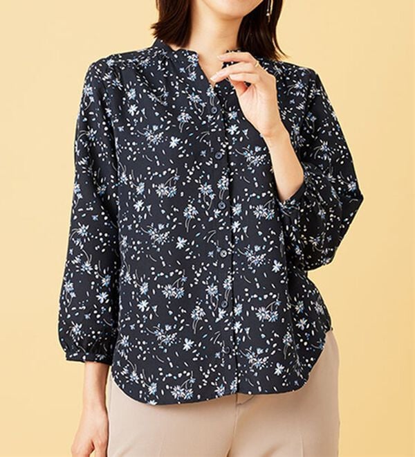 BELLUNA（ベルーナ）の「ふんわり柔らかギャザー使いブラウス（ブラウス）」｜詳細画像