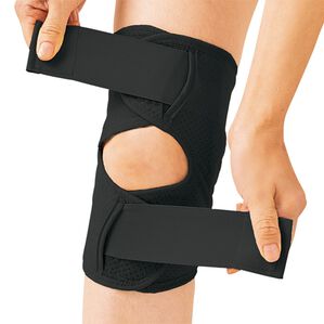 「よこあみ整骨院畠山先生考案　皮膚感覚ひざサポーター（サポーター・肩腰膝ケア）」｜ブラック