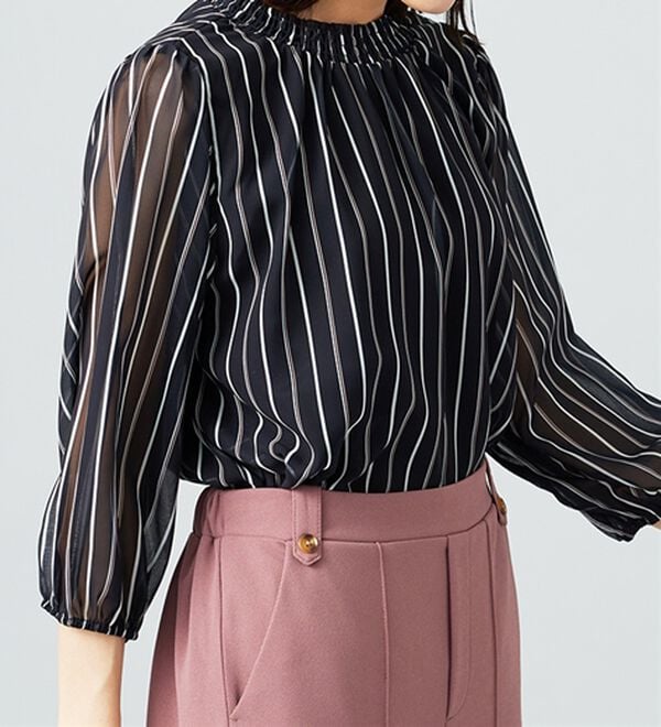 BELLUNA（ベルーナ）の「シフォン素材シャーリング使いブラウス（ブラウス）」｜詳細画像